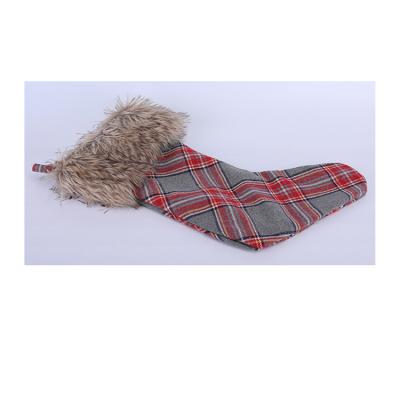 China Leisure Furnishings/Decoration Furnishings New Arrive Hanging Storing Decoration Plaid Plush Plaid Christmas Stockings for sale