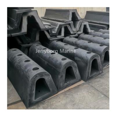 China Reinforced D-Type Rubber Fenders for High-Stress Marine Environments for sale