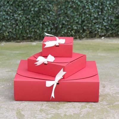 China Recycled Materials Wholesale Inventory Paper Gift Box With Ribbon Paper Packaging Black Card Wrapping Paper Card Box for sale