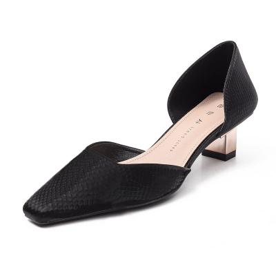 中国 Formal hollow women's high heel shoes profession grace block heel permutation chunky ladies of the new design deodorization formal parliament office 販売のため