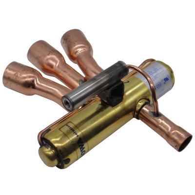 China Refrigeration Parts 5m3/h Reverse 4 KV Way Valve Can Be Installed 2~4HP Freezer Equipment To Defrost By Reversing Fluoride Flow Direction for sale