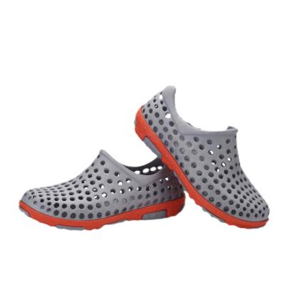 China Custom Wholesale Cheap Lightweight EVA Clogs Shoes Hot Design Indoor Outdoor Men Clogs Outdoor Unisex Waterproof Shoes for sale