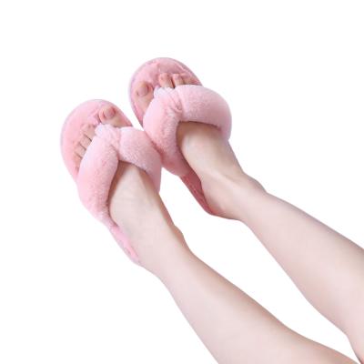 China Fashion Trend 2020 New Winter Ladies Fur Home Fluffy Flip Flops Stuffed Slippers New Design Non-slip Flip Flops Fashion Warm Flat Slippers for sale