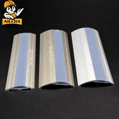 China Modern Threshold Aluminum Non Slip Staircase Bullnose Nosing Rubber for sale