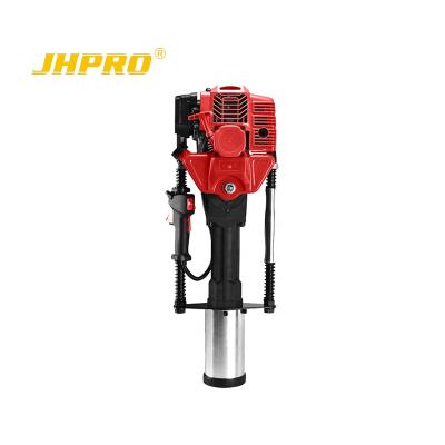 China Building Material Stores Powerful 140FA 4 Stroke Post Ram 52cc Powerful Gas Powered Driver Portable Pile Hammer for sale