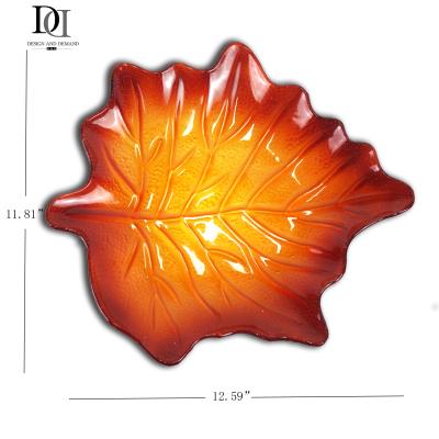 China Sustainable Fine Design Colorful Maple Leaf Shape Handmade Glass Decorative Fruit Tray Dinner Dish Dishes Dishes for sale