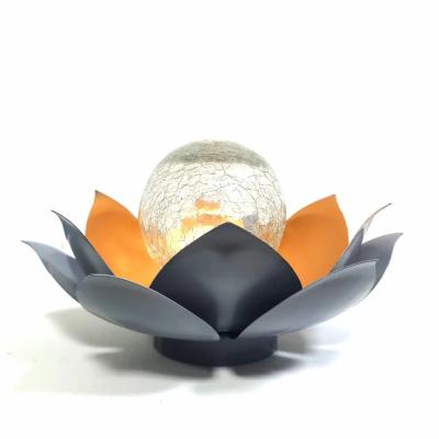 China Art Decor Hot Sale Solar Metal Garden Light Amber Crackle Globe Glass Lotus Decoration Lights Waterproof Led Flower Lights for sale