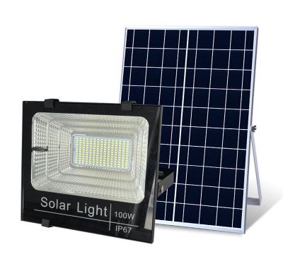 China Residential Outdoor Solar Powered Led Flood Light For Cricket Yard Lighting for sale