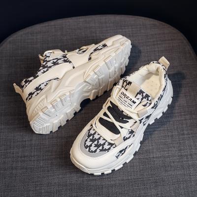 China Fashion Trend Fashion Hard-Wearing Anti-slip Thick Sole Women Sneakers Lace Up Walking Style Casual Shoes for sale