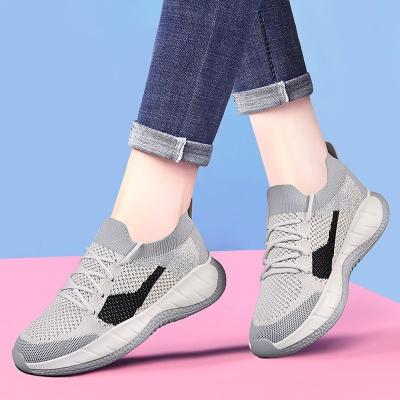 China Fashion Trend Fashion design Light Weight soft sneaker breathable Running Trainers men Casual Shoes for sale