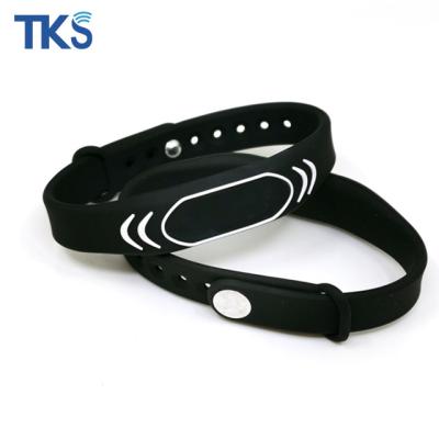 China Waterproof NFC Silicone Wristband Waterproof / Waterproof RFID Silicone Wristband Swimming Pool Wrist Strap for sale