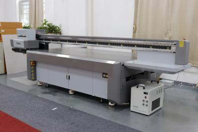 China LED Environmental UV Ink Ricoh G5/G6 Nozzle UV Flatbed Printer For Volume Printing for sale