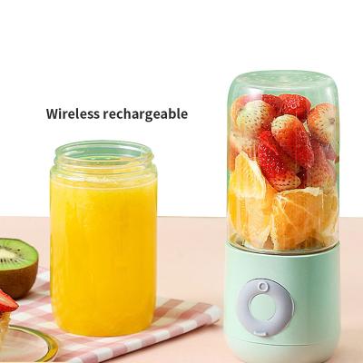 China Electric Portable Blender Chopper Blender USB Cup Blender Outdoor Rechargeable Mini Juicer Bottle for sale