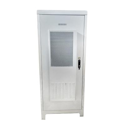 China Dustproof Outdoor Telecom Cabinet Floor Standing Installation 8U-42U for sale