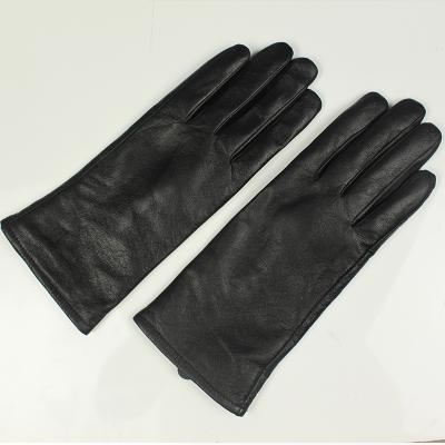 China Windproof / Fine Workmanship Full Finger Leather Gloves Soft Feeling Womens Spring Gloves Black for sale