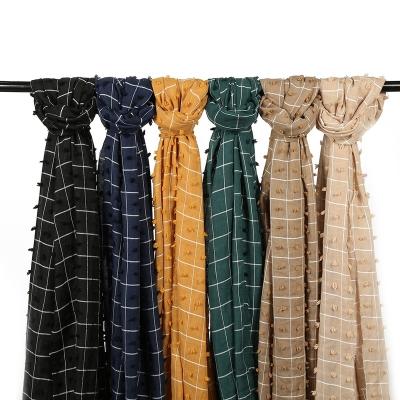 China Neckscarf& Newest Design Headscarf Fashion Cotton Muslim Headwear Wholesale Latest Design Shawl Tassel Checked Grid Hijab for sale