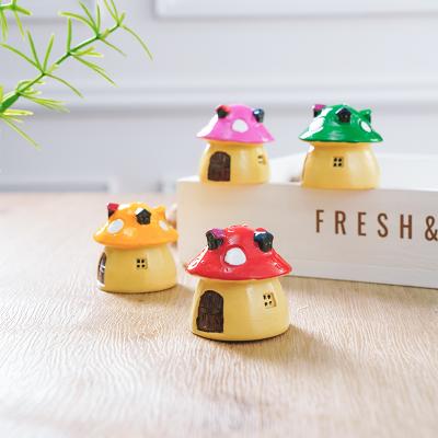 China Artificial 4 Pcs / Mushroom House Figurine Home Decoration Miniature Fairy Figure Garden Set Resin Cake Ornaments Decorative Artwork for sale