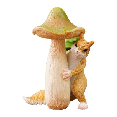 China Purchase lovely/cute miniature resin squirrel figurines small mushroom statue landscape ornament for bonsai dollhouse moss bottle for sale