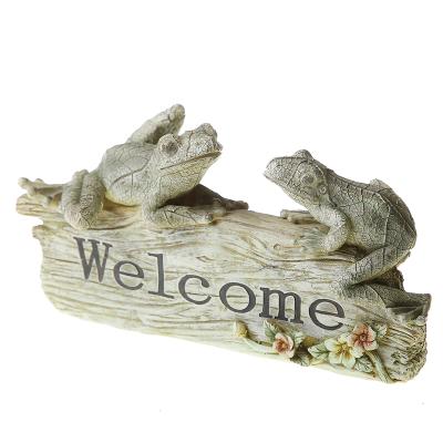 China Garden Deocration Hot Sale Green Yard Decor Resin Frog Figurines Realistic Outdoor Statue for sale