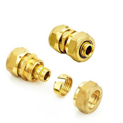 Cina Fittings di compressione in ottone di precisione per gomiti colore giallo per tubi d'acqua Fittings per tubi Pex in vendita