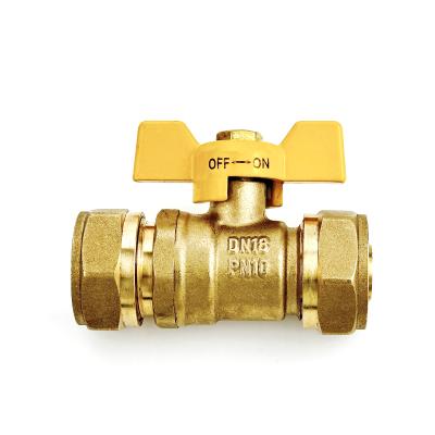 Cina Fittings a compressione a legame croce di polietilene di ottone per idraulici in vendita