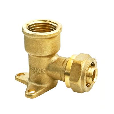 Cina ISO14001 Precision CNC Brass Pipe Fitting Pex Compression Fitting per sistemi di acqua potabile in vendita