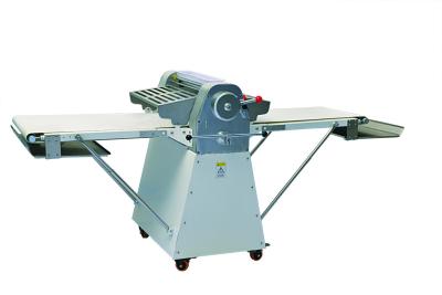 China Easy Operate Manual Pastry Sheeter Simple Structure For Produce Laminated Dough for sale