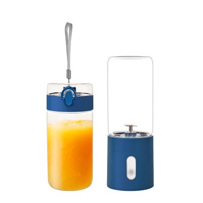 China Easy Operation Car High Efficiency Portable Juicer Orange Juicer Machine USB Filling Food Blenders for sale