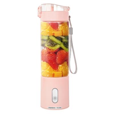 China Portable Car Juicer Extractor Machine Food Blenders USB Orange Filling Blenders and Juicers for sale