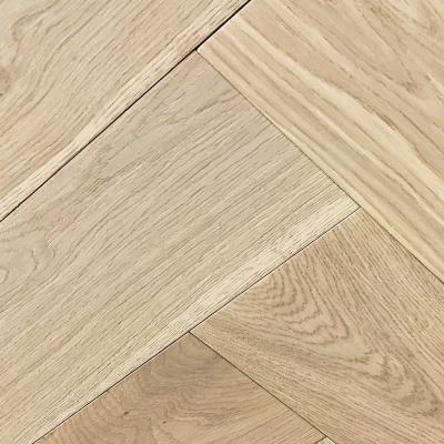 China Traditional Brushes Light Natural Color Herringbone Exotic Oak Wood Flooring for sale