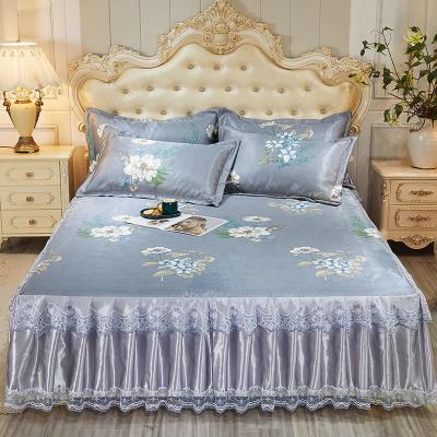 China Nondisposable Yarn-dyed Silk Jacquard Cool Ice Rug Bed Skirt Washable Quilting 3 Piece Ruffle Lace Summer Sheet Bedding Set V375 for sale