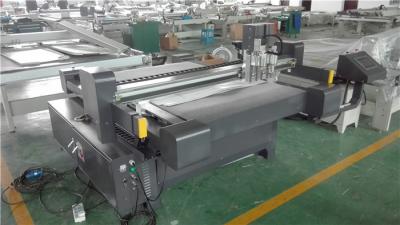 China De Machine van de kartonsnijder/Golfdoos die Machinaal gesneden Grootte 2500*1600mm maken Te koop