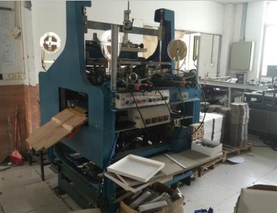 China Friendly HMI Four Corner Pasting Machine On Line Feeding Cardboard Table for sale