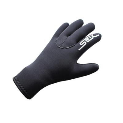 China Comfortable 3MM neoprene watersports bonded anti-slip adjustable diving gloves for sale