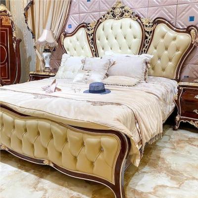 China Italian Classic Style Storage Living Room Furniture Wooden Structure 100% Hand Carving King Size Bed for sale