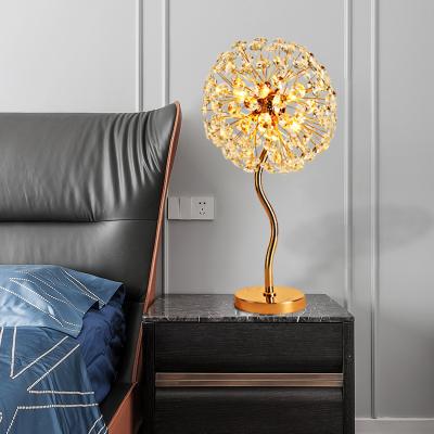 China Beautiful New Hot Sale Creative Luxury Crystal Iron Modern Bedside Light Table Lamp for sale