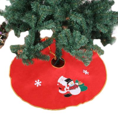 China Cheapest Red Felt Fabric Snowman Embroidered Red Felt Christmas Tree Skirts for sale