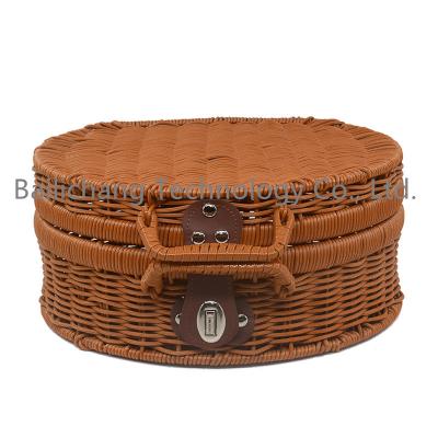 China Public places/homeuse Chinese supplier New fashion leisure hand with lid made rattan suitcase basket round gift box for sale