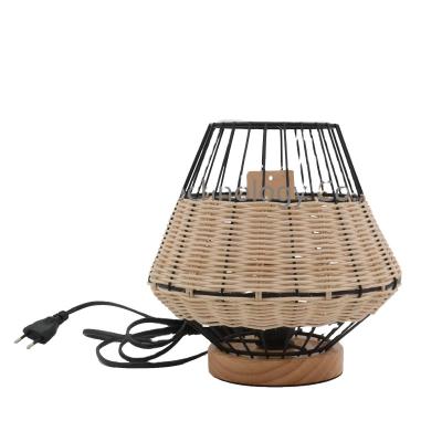 China Modern Factory Supplier New brand Natural vintage covers & shades design natural bed side rattan bamboo shade lamp for sale