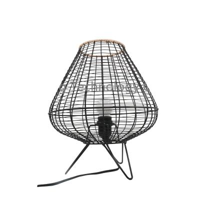 China Modern OEM Japanese iron tabletop rattan bedroom table lamp for sale