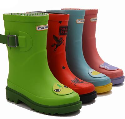 China Lovely Dripdrop Waterproof Animal Cartoon Patch Pattern Kids Rubber Rain Boots For Kids for sale