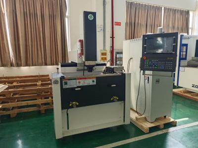 China Spiegeleffect 1650 maal EDM450H CNC elektrische ontladingsmachine voor precisiebewerking Te koop