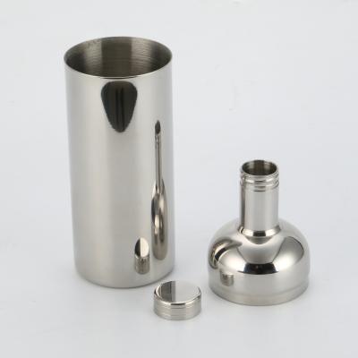 China Sustainable Promotional Shaker Polished Stainless Steel 0.7L Beer Vodka Wine Mixer For Bar for sale