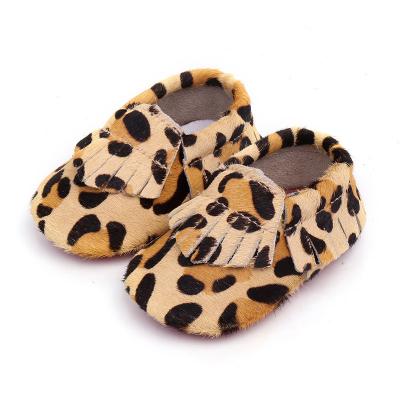 China Baby Leopard Flat Leather Shoes Infant Soft Unique Pre Walker Moccasins Flats for sale