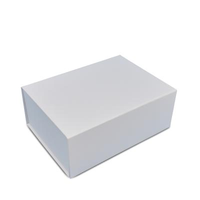 China Biodegradable Folding Magnetic White Cardboard Paper Box, China Workshop Design Luxury Gift Shipping Packing Boxes for sale