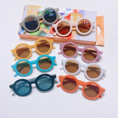 China Fashion Sunglasses 2021 Round Frame Kids Sunglasses Round PC Colored Sun Glasses for Boys and Girls for sale