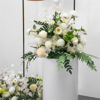 China Wedding Table Runner Flowers Customized White Wedding Party Table Centerpiece Artificial Flower Balls For Decoration for sale