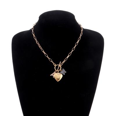 China Zuowen HOT Selling Lead Free Nickel Free Heart Pendant Plated Gold Drop Oil Alloy Diamond A Letter Necklace For Women for sale