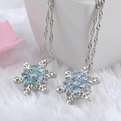 China ZUOWEN Stylish Silver Necklace Women's Gifts Pendant Necklace Cheap Lead Free Nickel Free Crystal Snowflake And Simple Christmas for sale