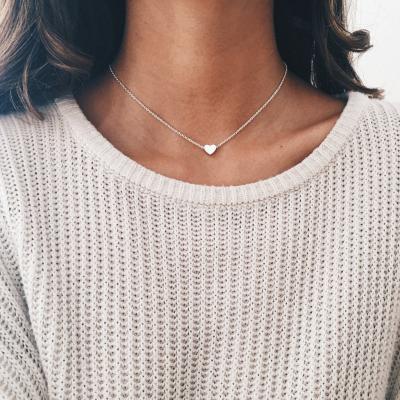 China ZUOWEN Simple Exquisite Wearable Heart Necklace Simple Lead Free Nickel Free Alloy Clavicle Necklace for sale